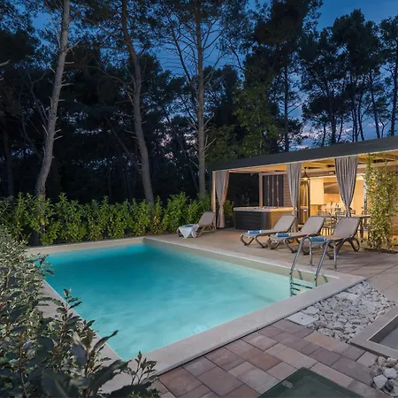 Semesterpark Premium Homes Santa Marina, Lanterna 5*