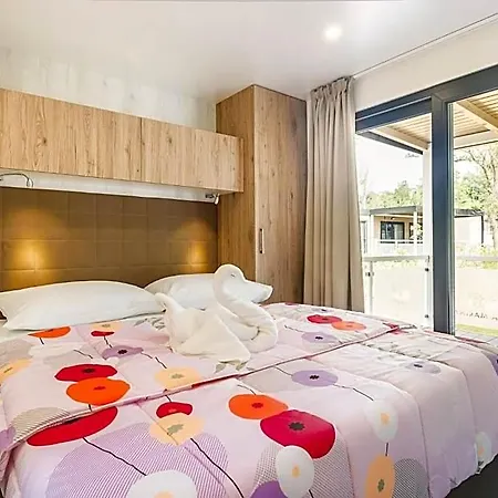 Premium Homes Santa Marina, Lanterna