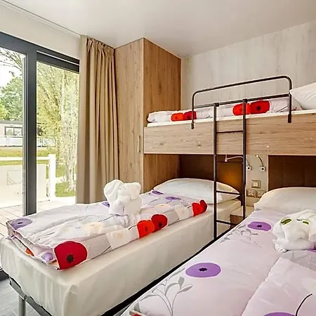 Premium Homes Santa Marina, Lanterna